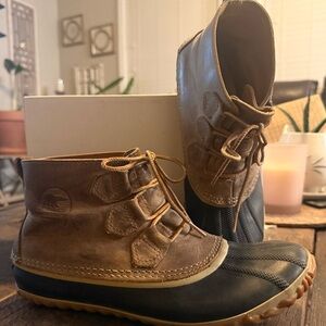 Sorel Out 'N About Leather waterproof duck boots